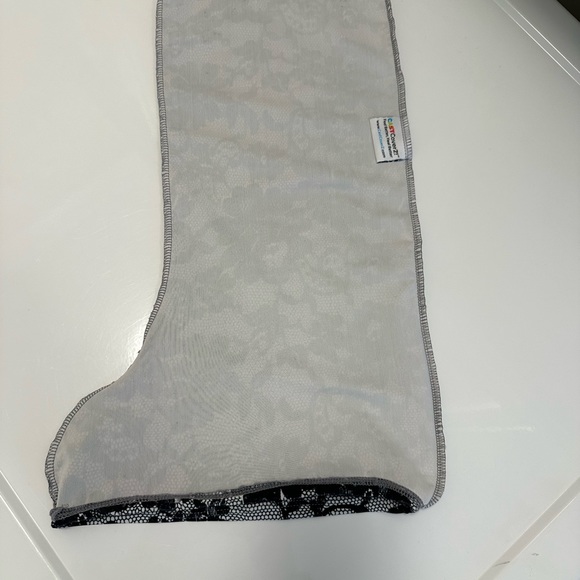 Cast or walking boot cover. - Picture 6 of 7